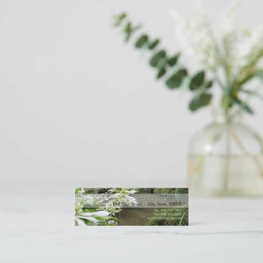 Hosta in een Zen Garden Mini Visitekaartje (Staand voorkant)