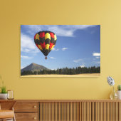 Hot Air Balloon bij Wanaka, Zuid-eiland, New Canvas Afdruk (Insitu (Woonkamer))