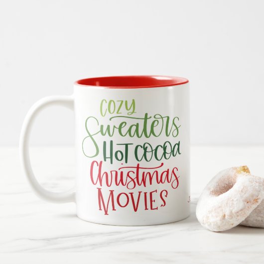 Hot Chocolate Christmas Red Green Whimsy Text Tweekleurige Koffiemok (Met donut)