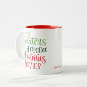 Hot Chocolate Christmas Red Green Whimsy Text Tweekleurige Koffiemok (Voorkant links)