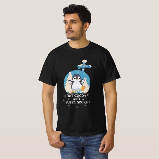 Hot Cocoa And Fuzzy Socks | Cute baby penguin T-shirt (Voorkant volledig)