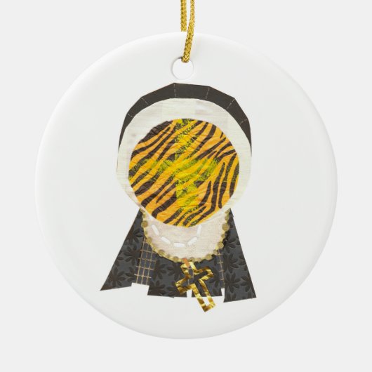 Hot Cross Bun Nun Ornament (Voorkant)