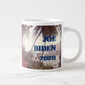 Hot Cuppa Joe Biden Grote Koffiekop (Rechts)
