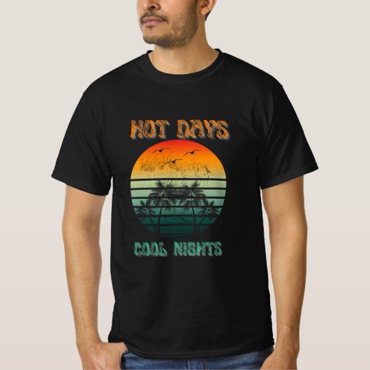 Hot Days Cool Nights: Retro Sunset PalmTree T-shir T-shirt (Voorkant)
