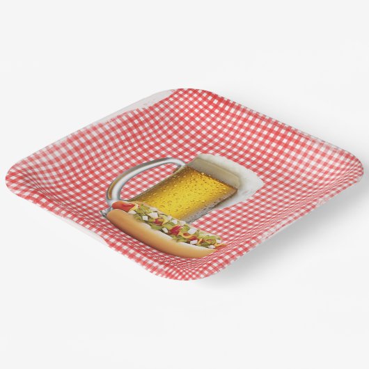 Hot Dog en Bier Op Gingham Papieren Bordje (Gebogen)
