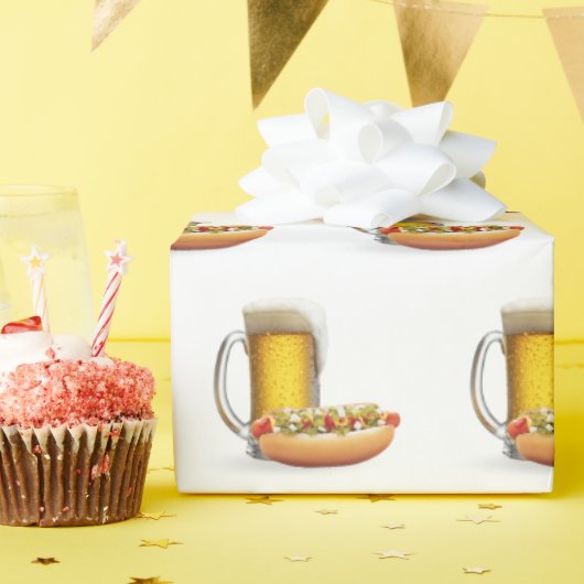 Hot Dog en Bier Op Wit Cadeaupapier (Verjaardagsfeest)