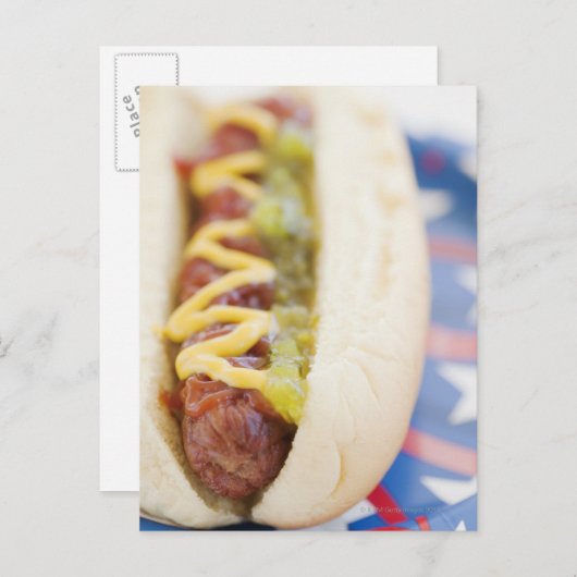 Hot Dog op rood, wit en blauw Bord Briefkaart (Voorkant / Achterkant)