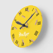 Hot dog pattern on yellow ronde klok (Hoek)