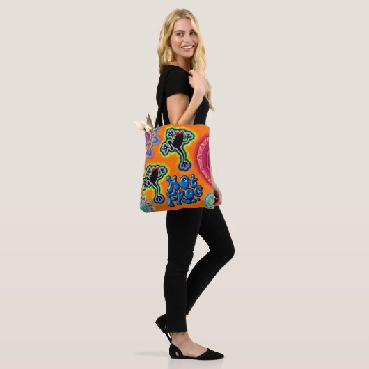 Hot Frog psychedelische Canvas tas (Op model)
