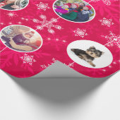 Hot-kerstroze familie foto's Snowflake design Cadeaupapier (Hoek)