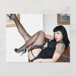 Hot Lady in Black Briefkaart