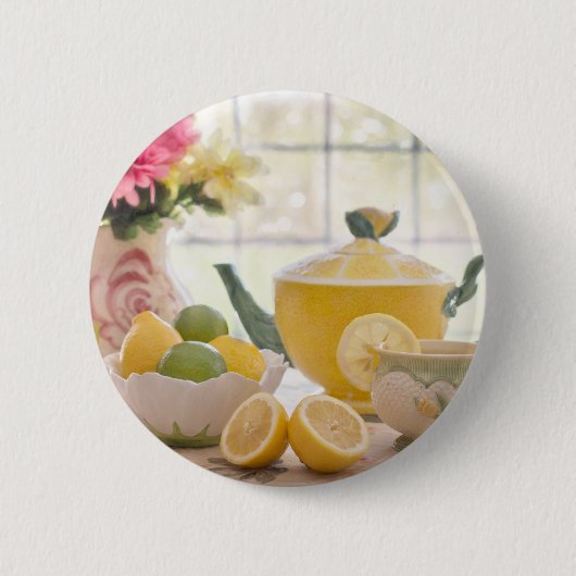 Hot-middagthee met verse lemmetjes ronde button 5,7 cm (Voorkant)