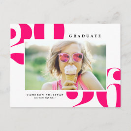 Hot Pink 2025 Bold Typography Foto Afstuderen Uitnodiging Briefkaart