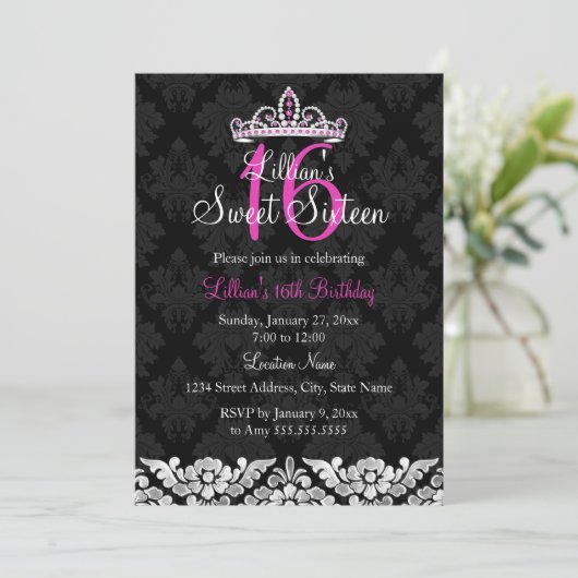 Hot Pink Black Damask & Tiara Sweet 16 Uitnodiging (Staand voorkant)