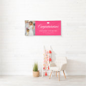 Hot Pink Bold Calligrafie Foto Afstuderen Spandoek (Insitu)