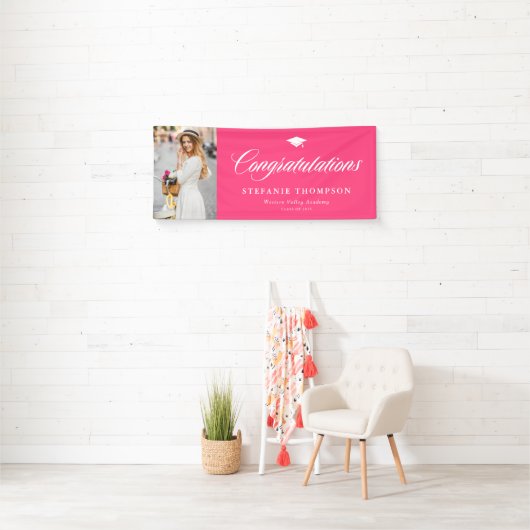 Hot Pink Bold Calligrafie Foto Afstuderen Spandoek (Insitu)