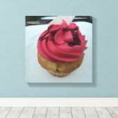 Hot Pink Cupcake Canvas Afdruk (Insitu (Houten vloer))