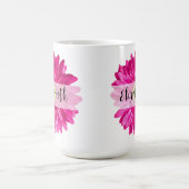 Hot Pink Daisy Custom Naam en Monogram Koffiemok (Center)
