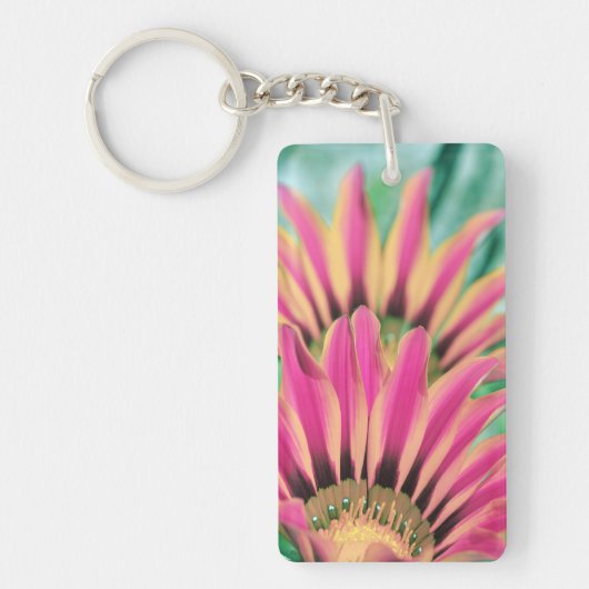 Hot Pink Daisy Petals Sleutelhanger (Voorkant)