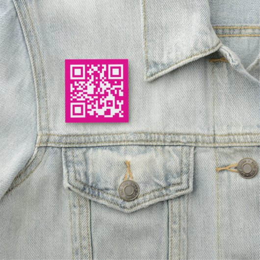 Hot Pink en White QR-code Naamplaatje (In situ)