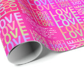 Hot Pink Gepersonaliseerde "LOVE" Typografie Patro Cadeaupapier (Rol Hoek)