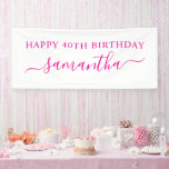 Hot Pink Happy 40th Birthday Elegante naam Spandoek<br><div class="desc">Creëer uw eigen gepersonaliseerde Happy Birthday banner voor haar verjaardag. Pas de moderne elegante script handtekening swash handgeschreven kalligrafie script stijl en grootte als dat nodig is. Vergroot de lettergrootte voor kortere namen... verklein de lettergrootte voor langere namen. Wijzig de witte achtergrondkleur of de roze tekst en laat de schaduwkleuren...</div>