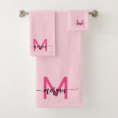 Hot Pink Modern Script Girly Monogram Naam Bad Handdoek (Insitu)