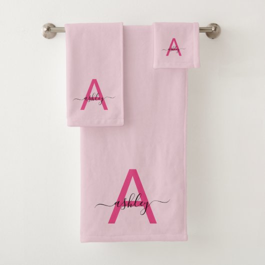Hot Pink Modern Script Girly Monogram Naam Bad Handdoek (Insitu)