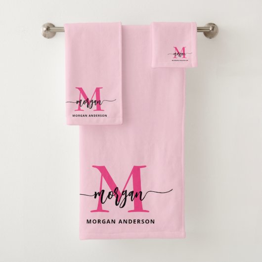Hot Pink Modern Script Girly Monogram Naam Bad Handdoek (Insitu)