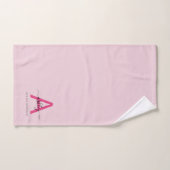 Hot Pink Modern Script Girly Monogram Naam Bad Handdoek (Handdoek)
