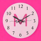 Hot Pink Modern Script Girly Monogram Naam Grote Klok