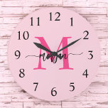 Hot Pink Modern Script Girly Monogram Naam Grote Klok<br><div class="desc">Maak een gedurfde uitspraak in uw ruimte met onze Hot Pink Modern Script Girly Monogram Naam Grote Klok! Deze klok heeft een levendig roze ontwerp en is gepersonaliseerd met jouw naam in een stijlvol, modern script. Het geeft elke kamer een stijlvol en persoonlijk tintje. Perfect voor kamers, kantoren of woonruimtes,...</div>