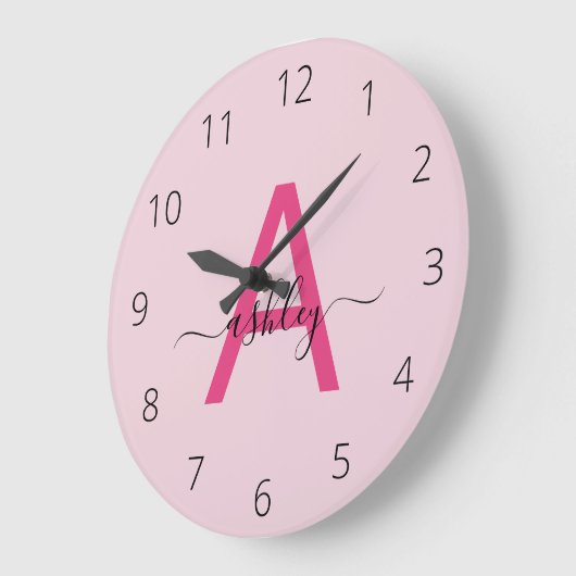 Hot Pink Modern Script Girly Monogram Naam Grote Klok (Hoek)