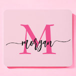 Hot Pink Modern Script Girly Monogram Naam Muismat<br><div class="desc">Voeg een pop kleur toe aan uw werkruimte met onze Hot Pink Modern Script Girly Monogram Naam Muismat! Deze muismat heeft een levendig roze ontwerp en is gepersonaliseerd met jouw naam in een chique, eigentijds script en combineert stijl met praktische bruikbaarheid. Het gladde oppervlak zorgt voor nauwkeurige muisbewegingen, terwijl de...</div>