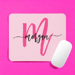 Hot Pink Modern Script Girly Monogram Naam Muismat<br><div class="desc">Voeg een pop kleur toe aan uw werkruimte met onze Hot Pink Modern Script Girly Monogram Naam Muismat! Deze muismat heeft een levendig roze ontwerp en is gepersonaliseerd met jouw naam in een chique, eigentijds script en combineert stijl met praktische bruikbaarheid. Het gladde oppervlak zorgt voor nauwkeurige muisbewegingen, terwijl de...</div>