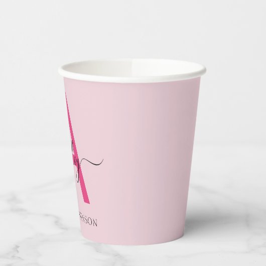 Hot Pink Modern Script Girly Monogram Naam Papieren Bekers (Links)