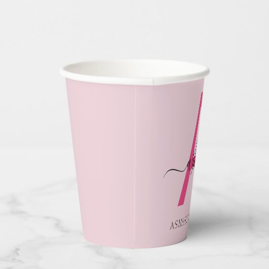 Hot Pink Modern Script Girly Monogram Naam Papieren Bekers (Rechts)