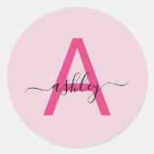 Hot Pink Modern Script Girly Monogram Naam Ronde Sticker (Voorkant)