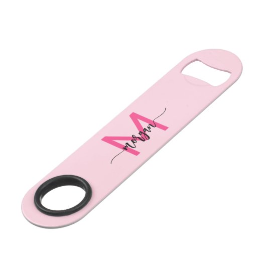 Hot Pink Modern Script Girly Monogram Naam Speed Flessenopener (Voorkant Gekanteld)