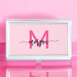 Hot Pink Modern Script Girly Monogram Naam Visitekaarthouder<br><div class="desc">Maak een professionele verklaring met onze Hot Pink Modern Script Girly Monogram Naam Business Card Case! Dit slanke en stijlvolle hoesje heeft een opvallend roze design, gepersonaliseerd met jouw naam in een stijlvol, eigentijds script voor een chique touch op maat. Het is ideaal voor het dragen en beschermen van uw...</div>