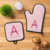 Hot Pink Monogram Meisje Keukenscript Ovenwant & Pannenlap Set (Top down)