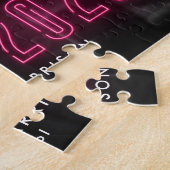 Hot Pink Neon Klasse van 2025 Afstuderen Foto Legpuzzel (Zijkant)