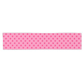 Hot Pink op Pink Polka Dots Patroonontwerp Korte Tafelloper (Horizontaal)