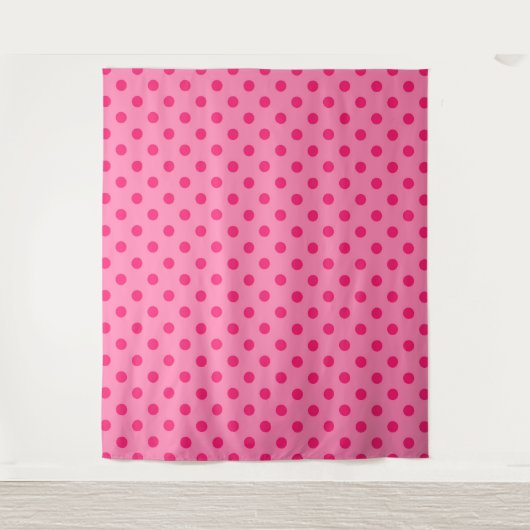 Hot Pink op Pink Polka Dots Patroonontwerp Wandkleed (Voorkant)