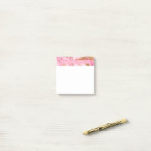 Hot Pink, White en Gold Foil Moderne marmer Post-it® Notes (Op bureau)