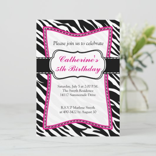 'Hot Pink Zebra Child's Birthday'-uitnodiging. Kaart (Staand voorkant)