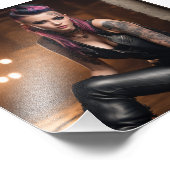 Hot Punk Tattoo Meisje in Leer in Dance Studio Foto Afdruk (Hoek)