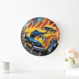 Hot rod racen langs een vurige zonsondergang snelw grote klok