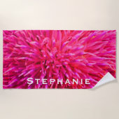 Hot-roze Abstracte Floral met witte naam Strandlaken (Voorkant)