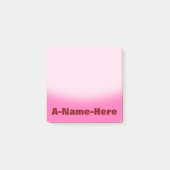 Hot-roze achtergrond met veeleisende naam post-it® notes (Voorkant)